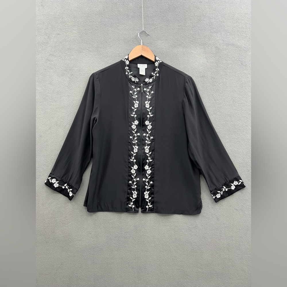 Yi Lin Women's Medium Silk Floral Blouse Black With White Embroidery Zip Front